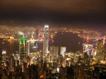 少しもやっている夜景
